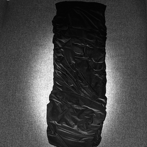 Pretty Little Thing skirt - Picture 5 of 6